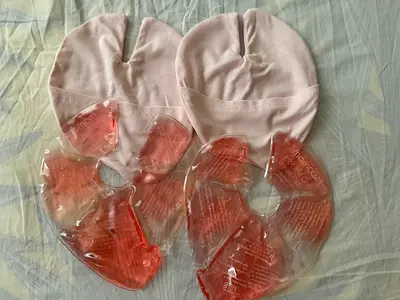 Momcozy Hot & Cold Breast Pads