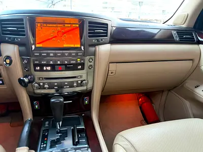 2011 Lexus LX-SERIES — фото 12