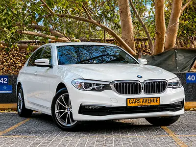 BMW 5-Series 520i Exclusive 2020 GCC Specs - Pristine Condition-1