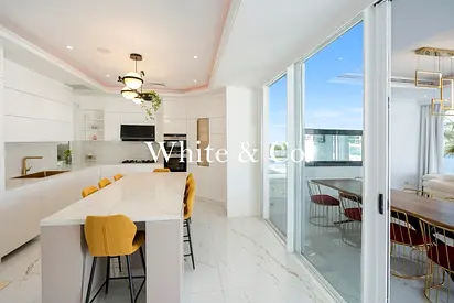 Extended | Upgraded | 5 Bedroom Atrium