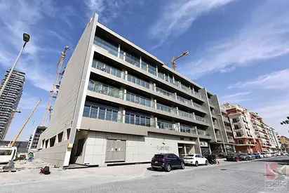 Spacious 1 BR Available
