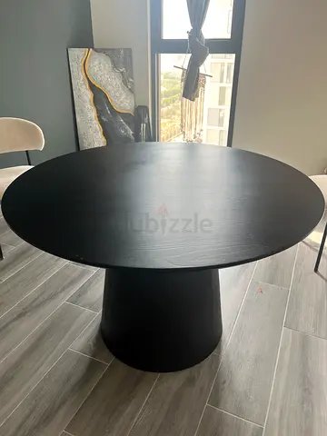 Round Black Coffee Table — Solid Design with 4 Modern chairs