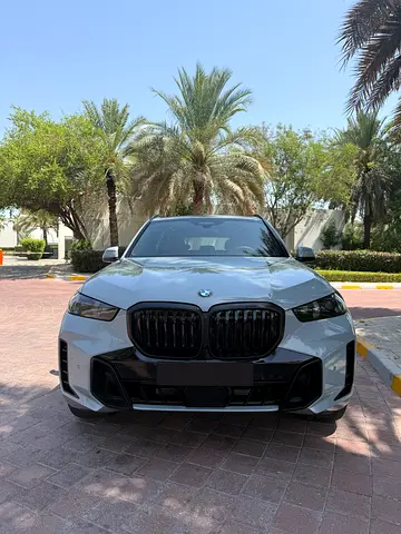 BMW X5 40i M sport pro + air suspension , 5 years service and warranty