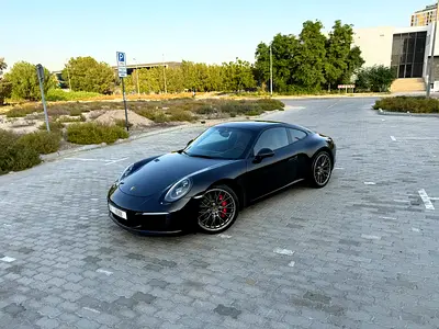 Porsche 911 Carrera S (991.2) · 2017 · 9,900 km · One Owner · GCC