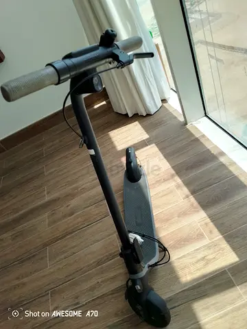 Segway Ninebot Scooter + FREE Charger! 🛴