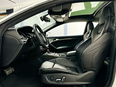 صورة 13 لـ 2014 AUDI RS5