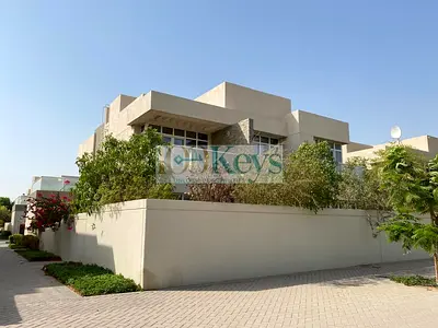 5BR Villa + Maid's Room | Landscaped Private Garden | Single Row