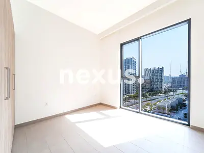 BRIGHT UNIT | MID FLOOR | NEGOTIABLE