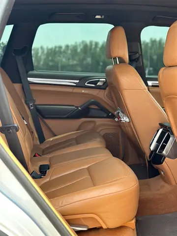 2014 Porsche CAYENNE — миниатюра 16