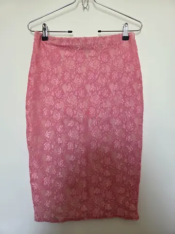 River Island Pink Lace Pencil Skirt – Size 10
