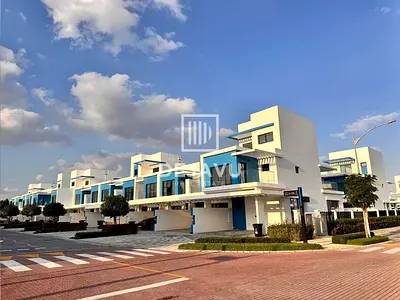Prime Location | Huge Layout | Community View