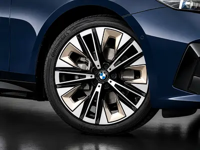 صورة 7 لـ 2024 BMW 5-SERIES