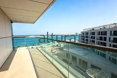 Exclusive 3BR | Beachfront | Sea View