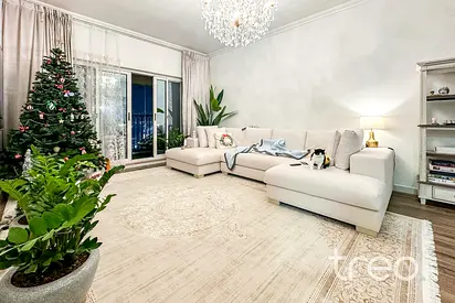 Luxury 2 Bed | Great Location | Part Furnished