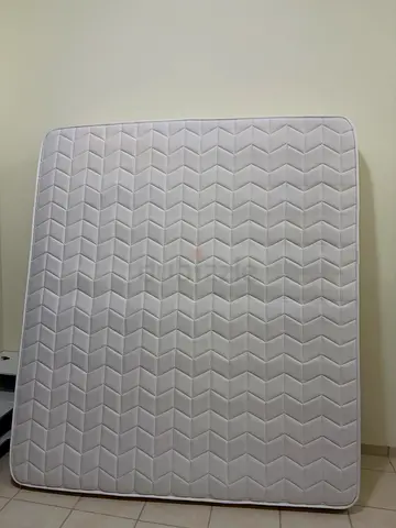 King-size mattress in perfect condition 180x200