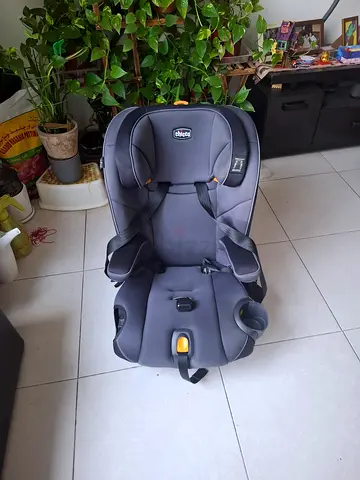 Chicco child car seat / booster - good used condition