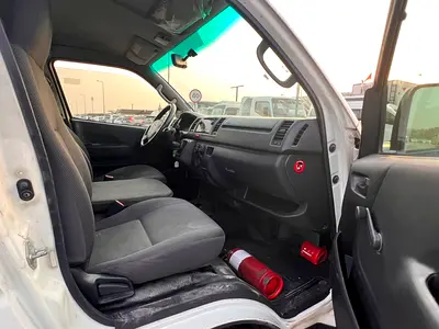 2023 Toyota HIACE 照片 8
