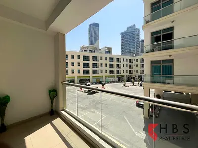 SPACIOUS STUDIO | UNFURNISHED | COVERED PARKING