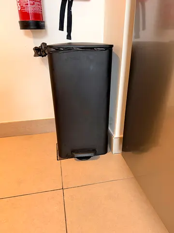 Black Pedal Kitchen Bin – Approx. 40L