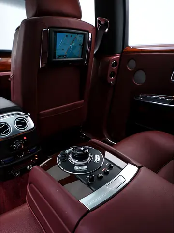 2011 ROLLS-ROYCE GHOST — миниатюра 16