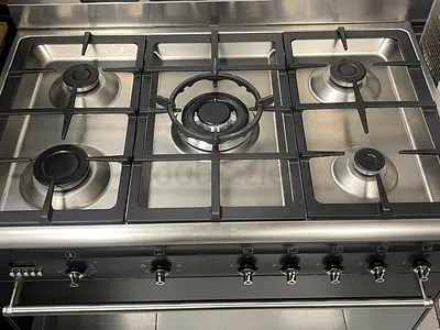 Black Smeg Gass Electric Cooking Range