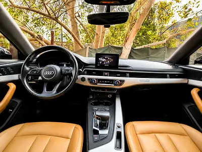 صورة 6 لـ 2019 AUDI A4