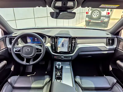 صورة 9 لـ 2024 Volvo XC60