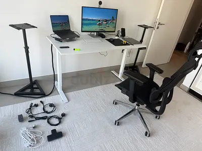 Complete Home Office Setup – Electric Standing Desk + Chair + BenQ 4K Monitor – pick up 06/09
