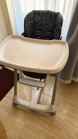 Baby feeding chair