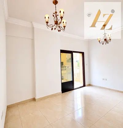12 Cheques | High floor | Furnished | Vacant