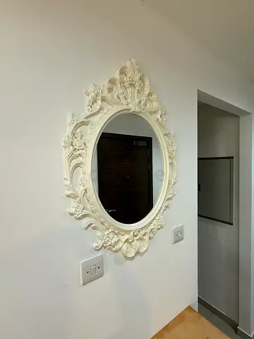 Ornate White Decorative Wall Mirror - Oval Vintage Style