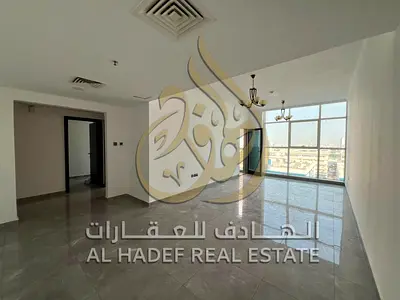 شقة غرفتين وصالة للإيجار السنوي في المجاز 2 الشارقة ثاني ساكن مساحات واسعة بلكونة خزائن بالحائط تشطيب سوبر ديلوكس تاور عائلات مراقب بالكاميرات جيم ومس