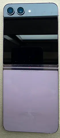 Samsung Galaxy Z flip5 mobile