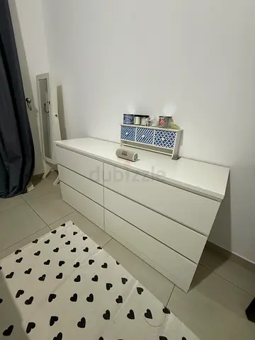 White 6-Drawer Dresser / Chest in Good Condition