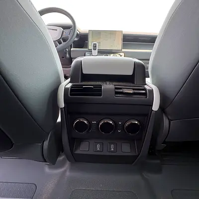 2026 LAND Rover DEFENDER 缩略图 9