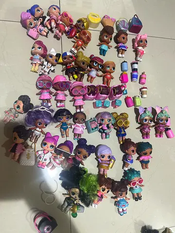 Lot of assorted LOL Surprise dolls with accessories - used set
