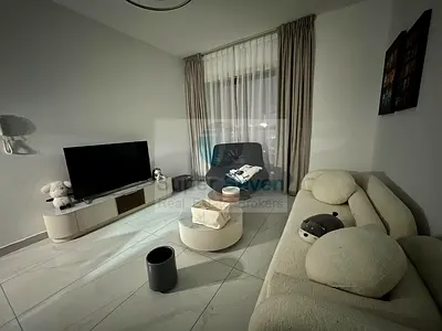 UN FURNISHED 1 BEDROOM | POOL AND ROAD VIEW