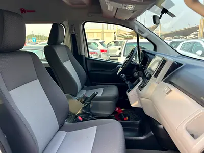 2025 Toyota HIACE — миниатюра 11