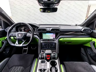 2023 Lamborghini URUS — миниатюра 12