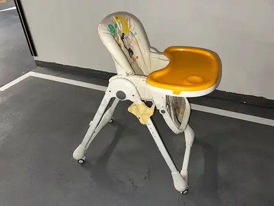 Jikel Baby HighChair Merigold, Adjustable with removable tray - good condition