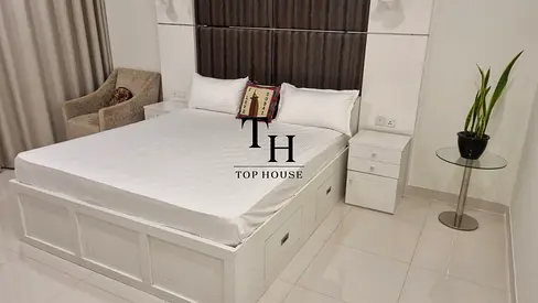 Spacious 1BR | Well Maintained | Balcony | Business Bay