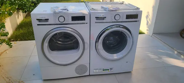 Siemens iQ700 washer and separate dryer