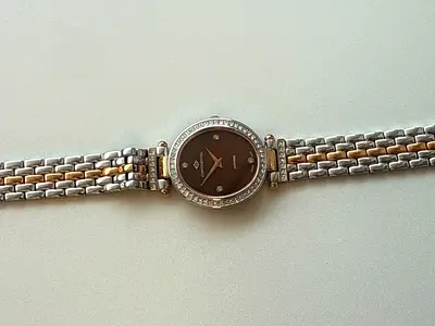 Elegant Two-Tone Women's Wristwatch with Crystal Bezel