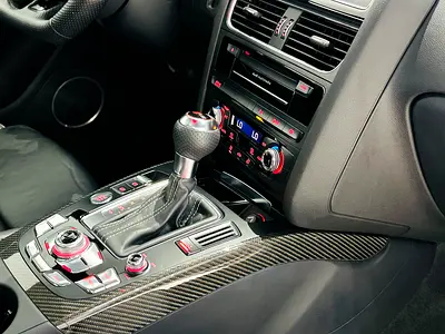 صورة 16 لـ 2014 AUDI RS5
