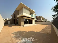 Single Row | Private Pool | Park View
