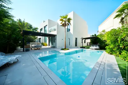Vacant Furnished & Upgraded Villa with a Lake View