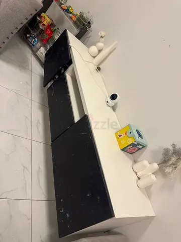 White modern TV unite for sale only for 300 DHS