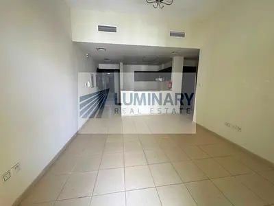 1 BR Apartment with Covered Parking and walk in closet