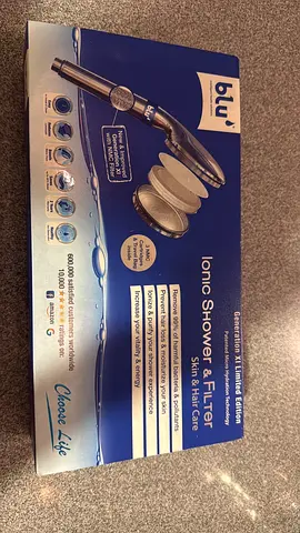 Blue Shower Head with Replaceable Filter + 2 cartridges