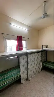Bachelors bedspaces available for rent